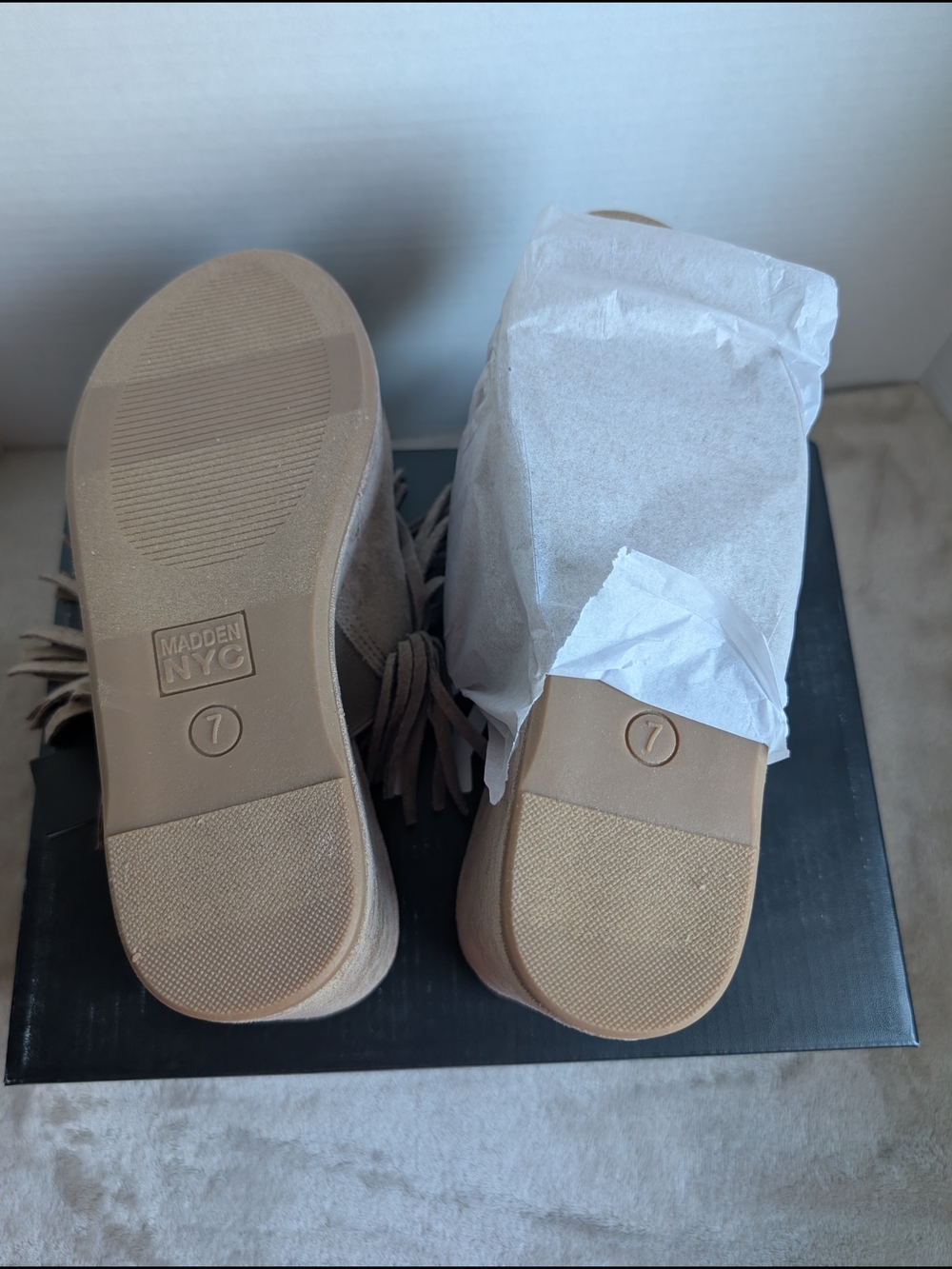 Madden NYC Taupe Fringe Slide Sandals Size 7 NIB - Picture 8 of 9